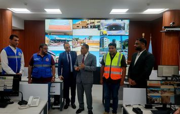 محافظ مطروح يتابع انتظام انتخابات مجلس الشيوخ 