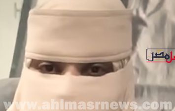 والدة الطفلة