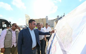 وزير الإسكان 