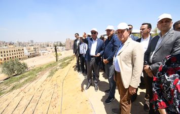 وزير الإسكان 