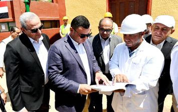 وزير الإسكان 
