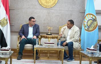 وزير الاسكان 