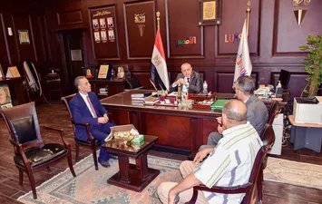 محافظ الأقصر