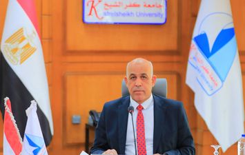 الدكتور إسماعيل إسماعيل،  القائم بأعمال رئيس جامعة كفر الشيخ 
