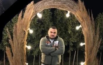 الشاب