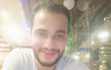 الشاب المتوفى 