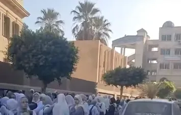 الطالبات 