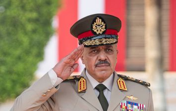 الفريق أحمد خليفة رئيس الأركان 