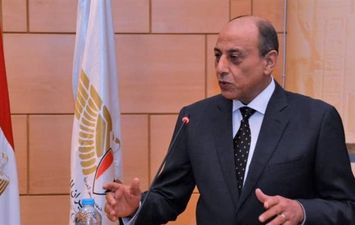 الفريق محمد عباس حلمي