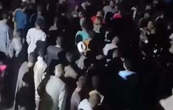 جانب من سقوط السيارة 