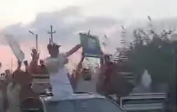 جانب من موكب زفاف الشاب