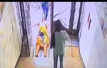 زوج يسحل ويخطف طليقته 