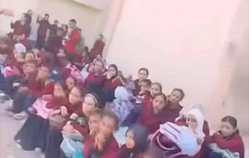 طلاب المدرسة