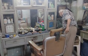 عم مصطفى حلاق العطارين