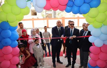 محافظ المنوفية يفتتح مدرسه