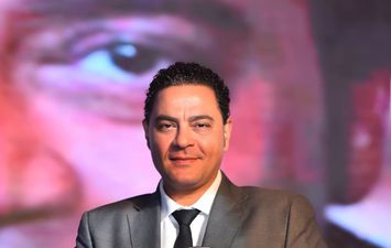 نادر عبد الله 