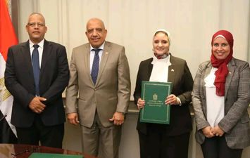 وزير الكهرباء ووزير الطاقة اليوناني
