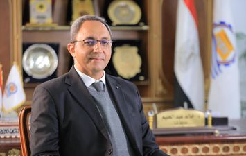 الدكتور خالد عبدالحليم محافظ قنا 