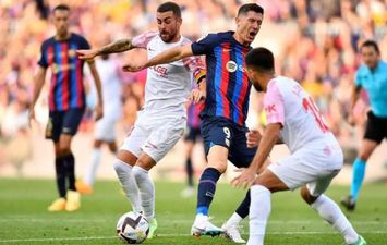 برشلونة وإشبيلية 