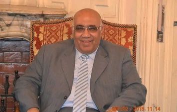 عباس حزين 