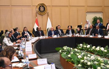 وزير الصناعة والنقل