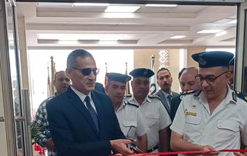 الافتتاح