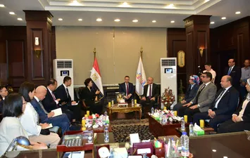 اللقاء