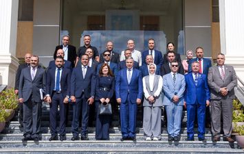 محافظ الإسكندرية وأعضاء مجلس الشورى