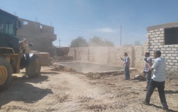 إزالة طواحين الذهب في قفط
