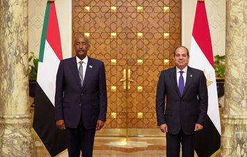 الرئيس السيسي ورئيس مجلس القيادة السوداني عبد الفتاح البرهان