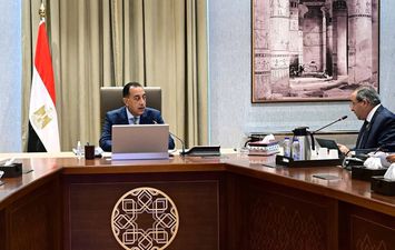  الوزراء يتابع مع محافظ بورسعيد عددًا من المشروعات الاستثمارية الجاري تنفيذها في المحافظة