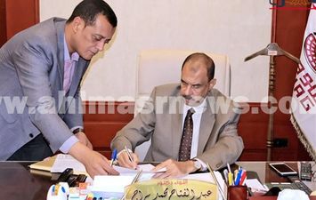 جانب من التوقيع للاعتماد 