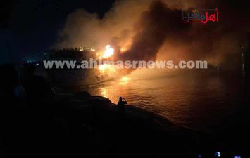 جانب من الحريق