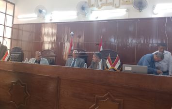 جانب من تلقي أوراق الترشح 