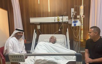 سفير الإمارات في مصر يزور حسن شحاتة 