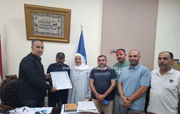 عامل نظافة اعاد ذهب بقيمة 500 الف في البحيرة