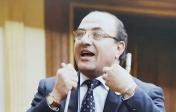 عصام خلاف 