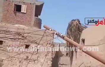 عمود الإنارة المنهار 