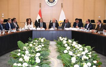 وزير الصناعة والنقل