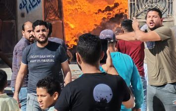 حريق مخزن مصنع نسيج بالعامرية