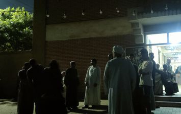 امام اللجنة 