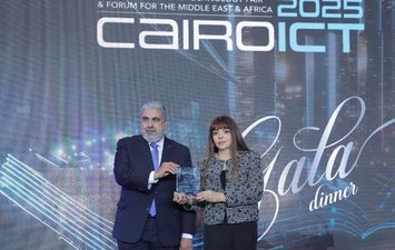 البنك الأهلي المصري يحصد جائزتين 