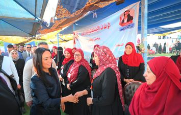 زيارة وزيرة التضامن