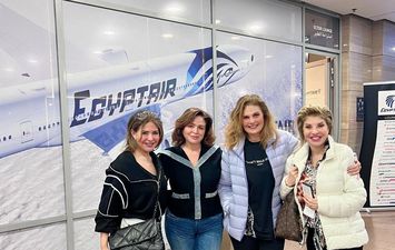 إلهام شاهين برفقة نجمات الفن 