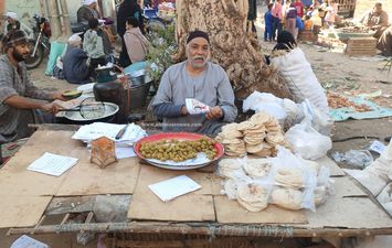 اقدم بائع طعميه 