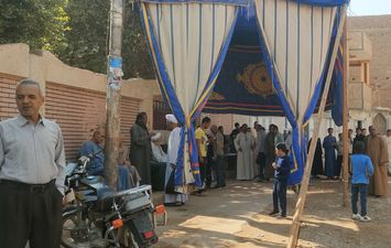 امام اللجان 