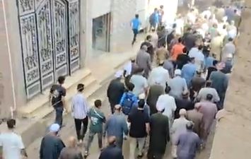 جانب من الجنازة 