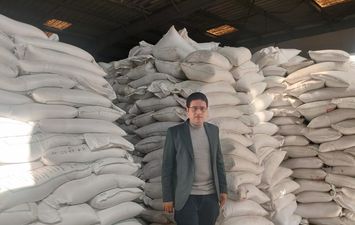 ضبط أمين مخازن استولى على 44 طن سكر تمويني بكفر الشيخ