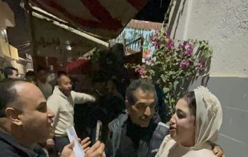 عروس الإسماعيلية تغادر حفل الخطوبة للتصويت في الإنتخابات 