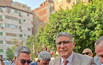 محافظ الجيزة يدلي بصوته